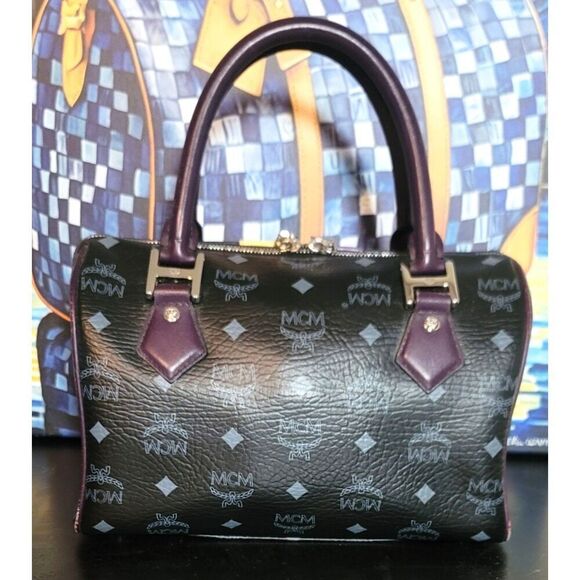 Black MCM Visetos Lion Princess Boston - Picture 7 of 16